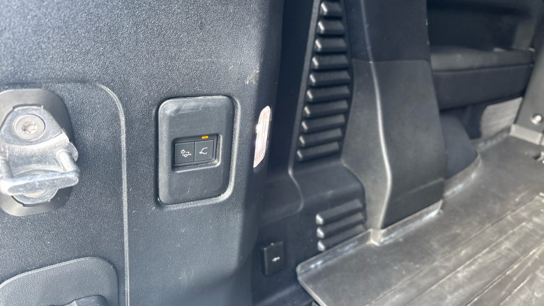 Land Rover Defender 90 Diesel 3.0 D250 Hard Top Auto